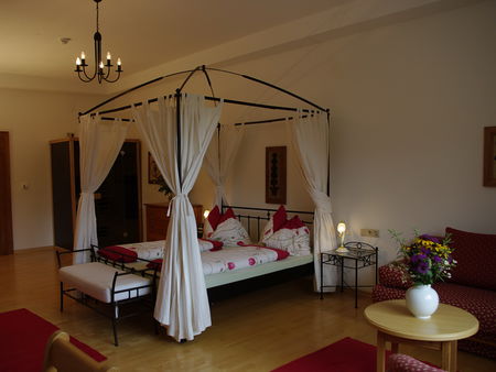 Zimmer 2006 im Dorfhotel.jpg